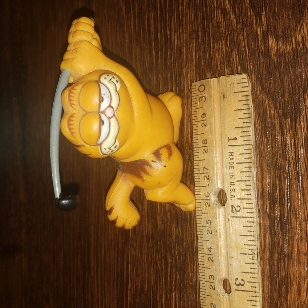 Vintage Garfield figurine holding a gulf club 1978 Product of Hong Kong
